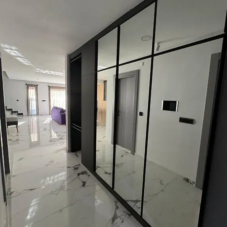 Havuzlu Smart Vila Kusadası
